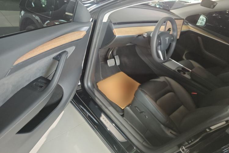 Used Tesla Model Y 2022 Rear-Wheel-Drive Version
