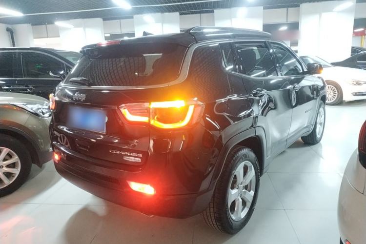 Used  Compass 2019 200T Automatic Family Edition - Connected Large Screen Version
