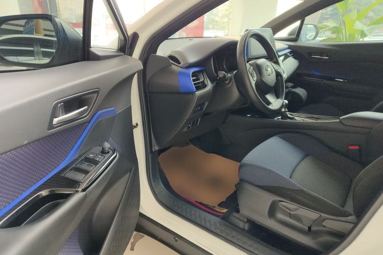 Used Toyota C-HR 2018 2.0L Leading with Sunroof China VI Standard
