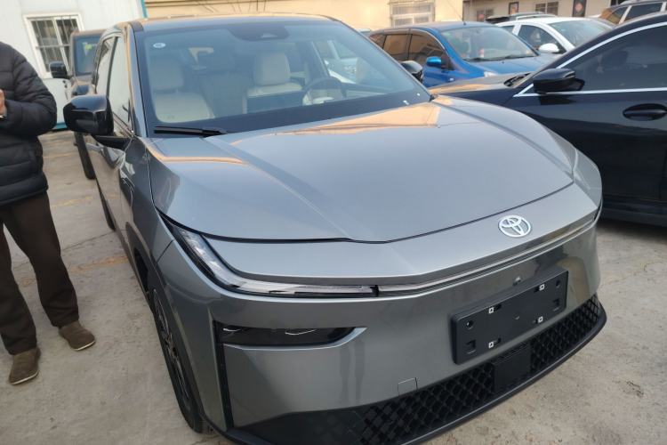 Used Toyota bZ3 2024 616 km Long-Range PRO