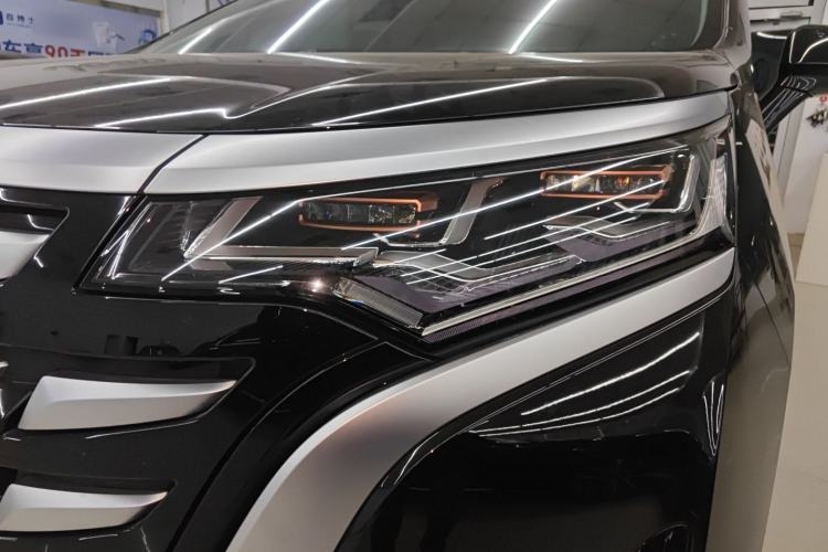 Used Denza D9 2022 DM-i 970 Four-Wheel Drive Prestige Model
