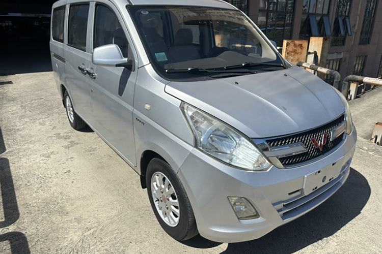 Used Wuling Rongguang V 2016 1.5L Standard Version
