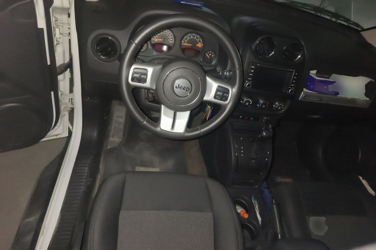 Used  Compass (Import) 2013 2.0L two-wheel drive sport version