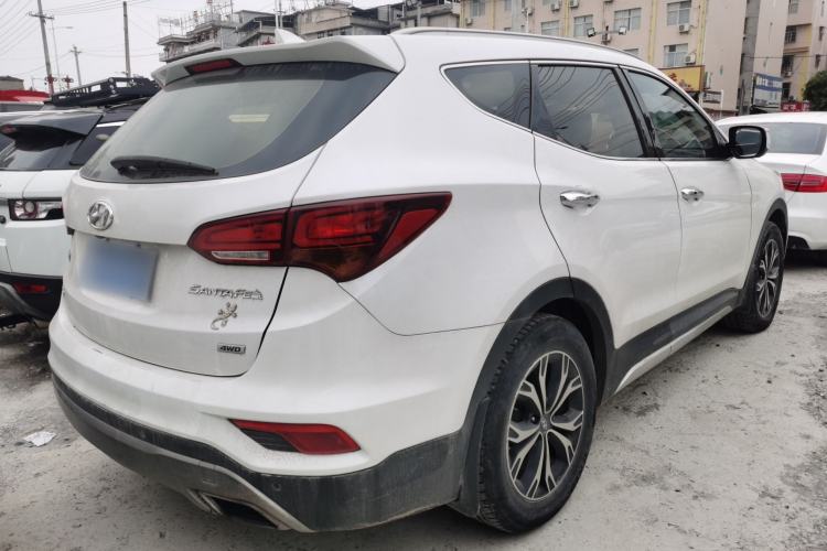 Used Hyundai Santa Fe 2017 2.0T Automatic All-Wheel Drive Smart 7-Seater