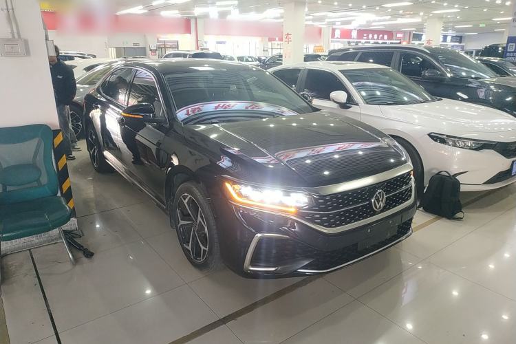 Used Volkswagen Passat 2024 380TSI Starry Dragon Edition
