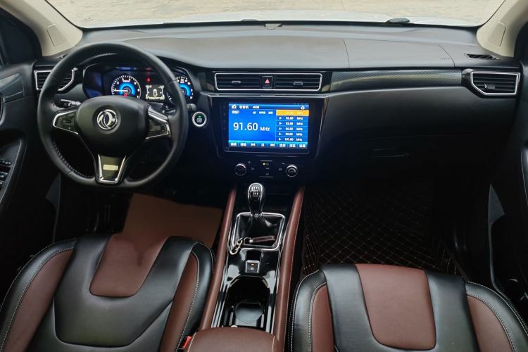 Used Dongfeng Fengon 580 2017 1.5T Manual Luxury Model