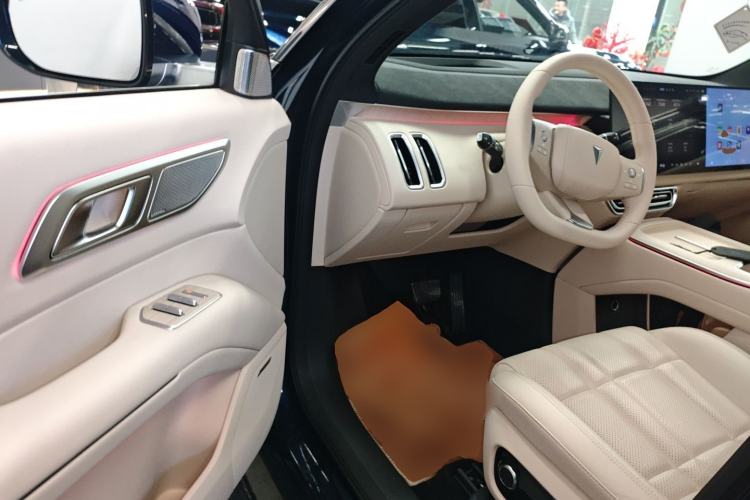 Used  S09 2025 Four-Wheel Drive Ultra+ Custom Edition
