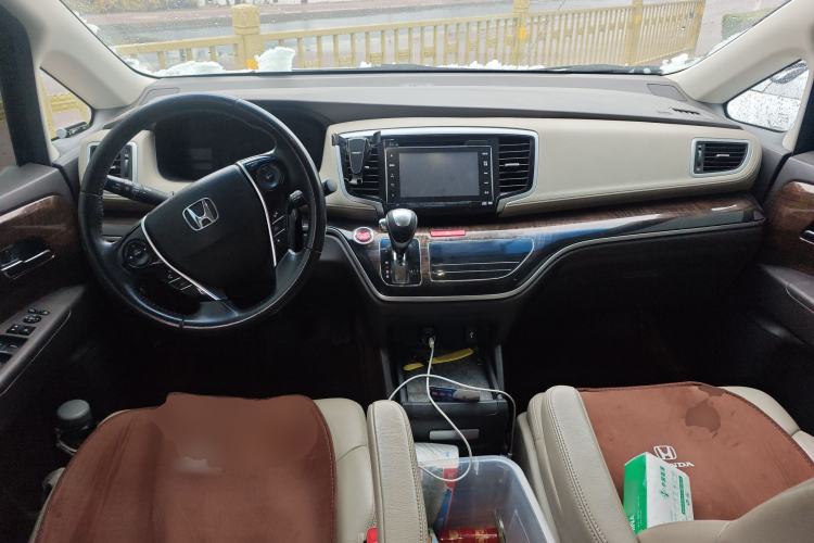 Used Honda Odyssey 2015 2.4L Supreme Edition
