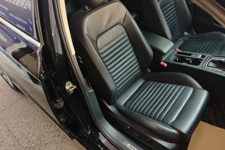 Used Volkswagen Magotan 2019 330TSI DSG Leading Edition China V Standard
