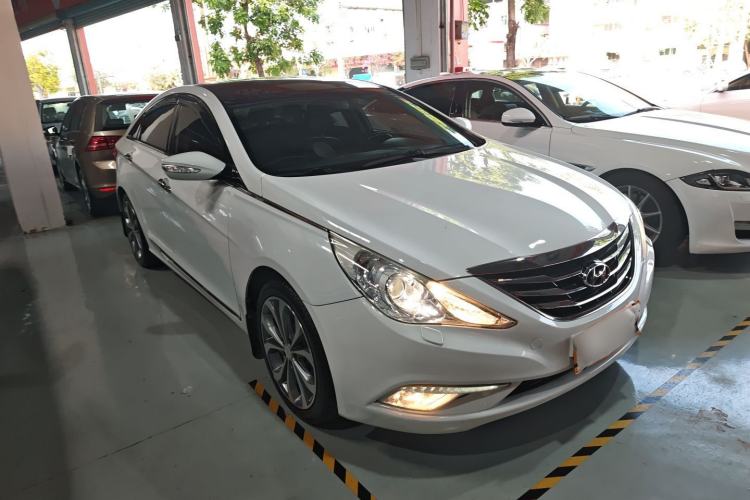 Used Hyundai Sonata 2014 2.4L Automatic Luxury Version China IV Standard
