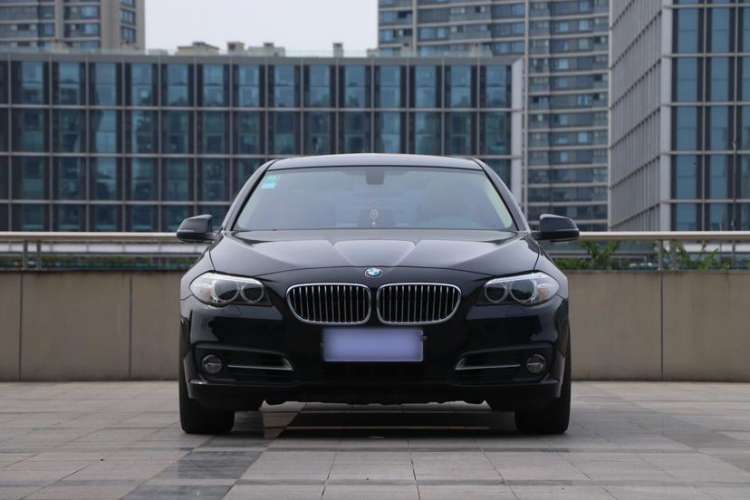 Used BMW 5 Series 2014 525Li Leading Model
