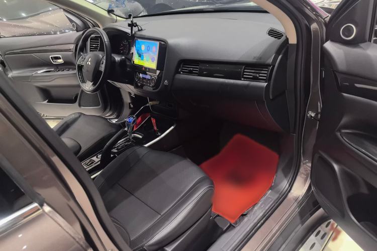 Used Mitsubishi Outlander 2018 2.0L Two-Wheel Drive Glory Edition 5 Seats