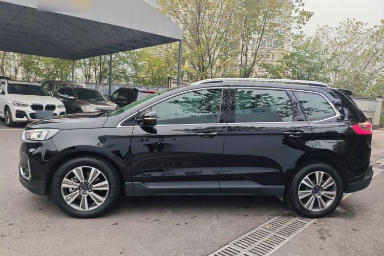 Used Ford Edge 2022 PLUS EcoBoost 245 Four-Wheel Drive Platinum Edition 7-Seater
