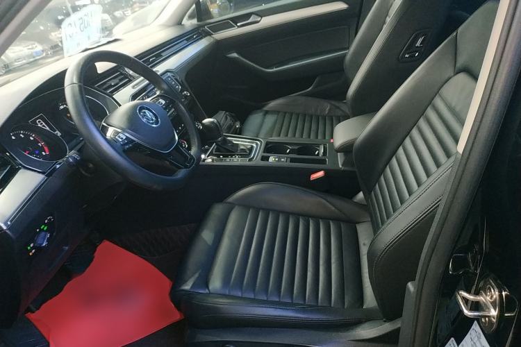 Used Volkswagen Magotan 2017 330TSI DSG Leading Model
