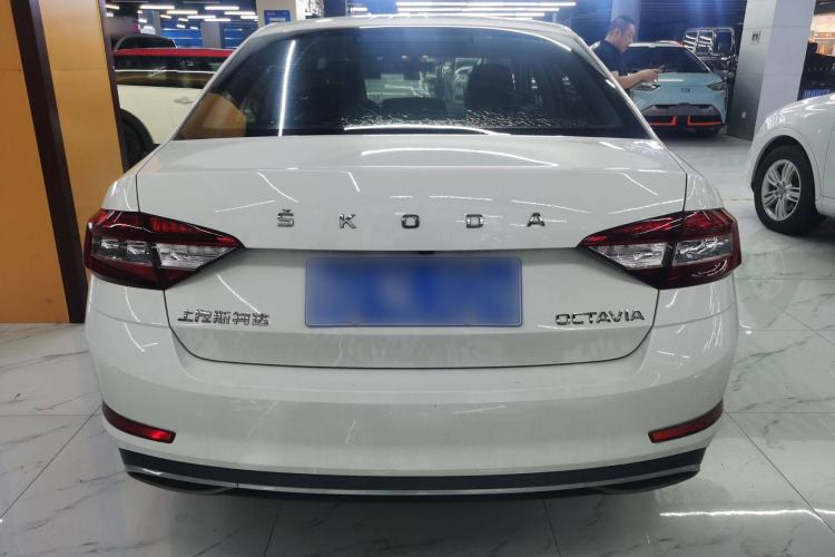 Used Skoda Octavia 2019 1.5L Automatic Smart Drive Luxury Edition China VI Standard
