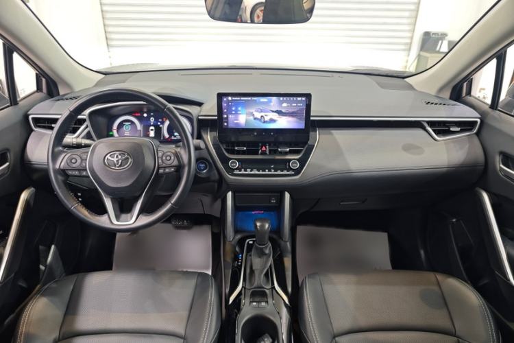 Used Toyota FRONTLANDER 2023 2.0L Smart Electric Hybrid Dual-Engine Deluxe Version
