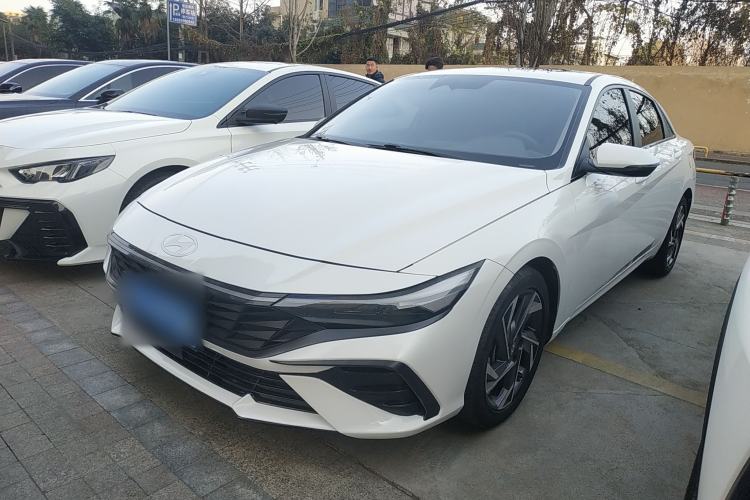 Used Hyundai Elantra 2023 1.5L CVT LUX Prestige Edition