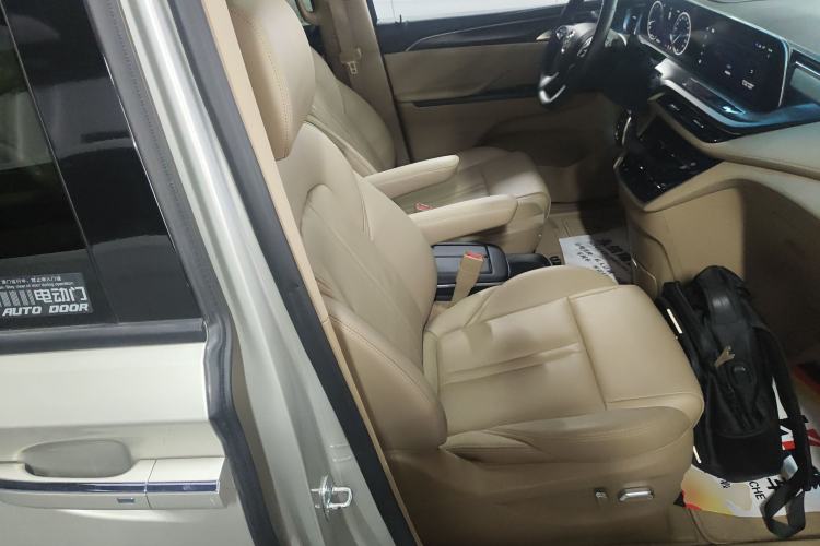 Used Buick GL8 2021 ES Landtrek 653T Luxury Model
