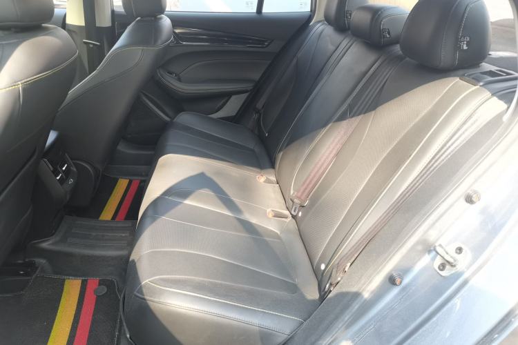 Used Roewe i5 2021 1.5L Manual Diamond Edition