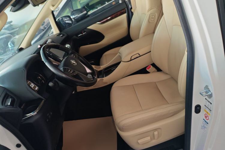 Used Toyota Alphard 2019 Dual-Engine 2.5L Luxury Edition
