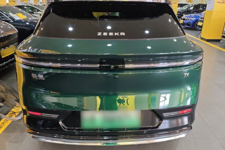 Used Zeekr 7X 2025 100 kWh Long-Range Rear-Wheel Drive with Intelligent Driving Features