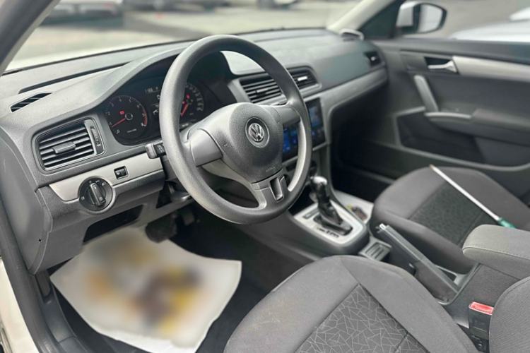 Used Volkswagen Lavida 2013 Revised Classic 1.6L Automatic Fashion Edition
