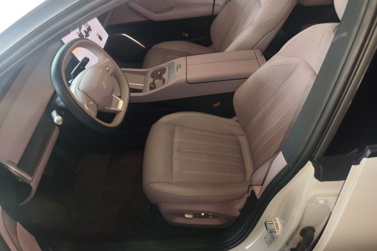 Used ONVO L60 2024 60 kWh Rear-Drive Version
