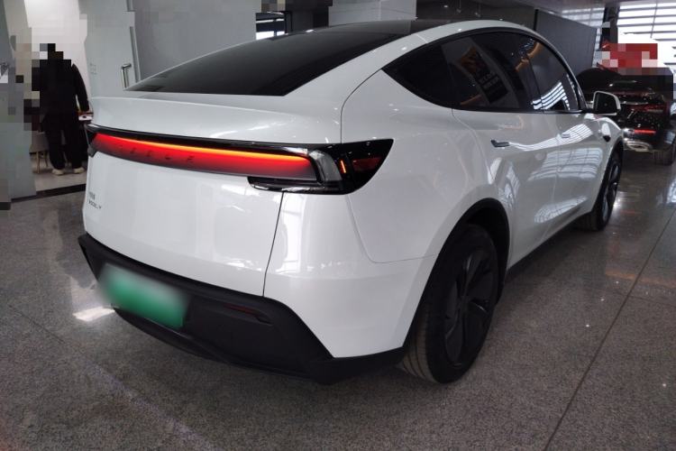 Used Tesla Model Y 2025 Rear-Wheel-Drive Version