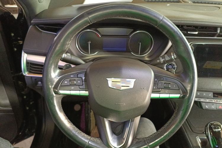 Used Cadillac XT4 2021 28T Two-Wheel Drive Leading Version
