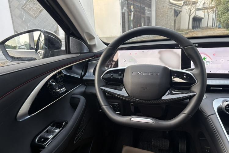 Used  Lingyun 2024 300T Two-Wheel Drive Starlight Edition