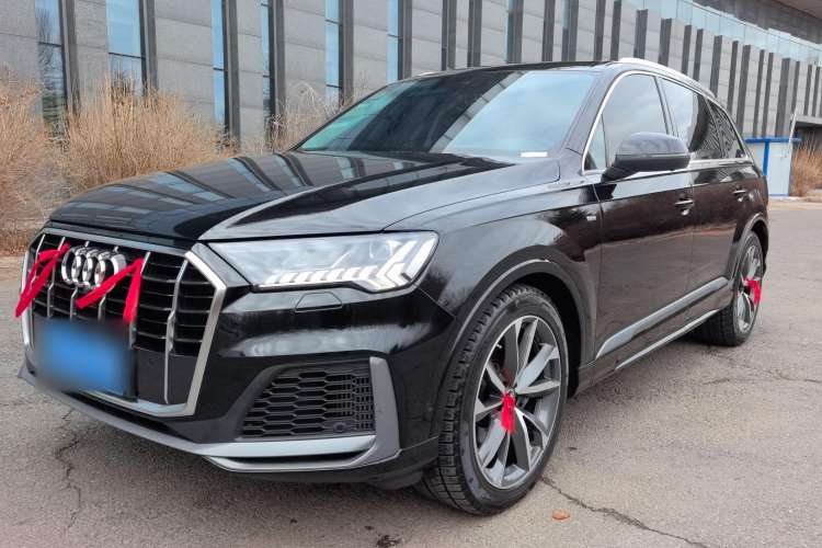 Used Audi Q7 2022 55 TFSI quattro S line Sport model
