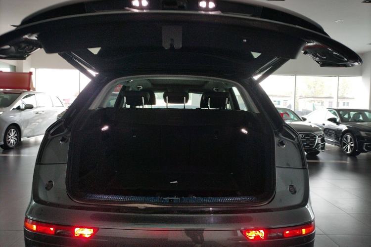 Used Audi Q5L 2022 40T Fashionable and Dynamic Model
