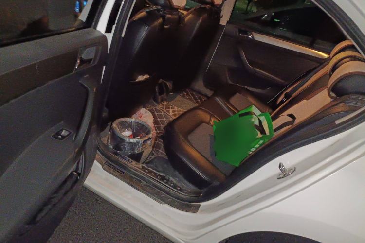 Used Volkswagen Santana 2015 1.6L Manual Comfort Edition
