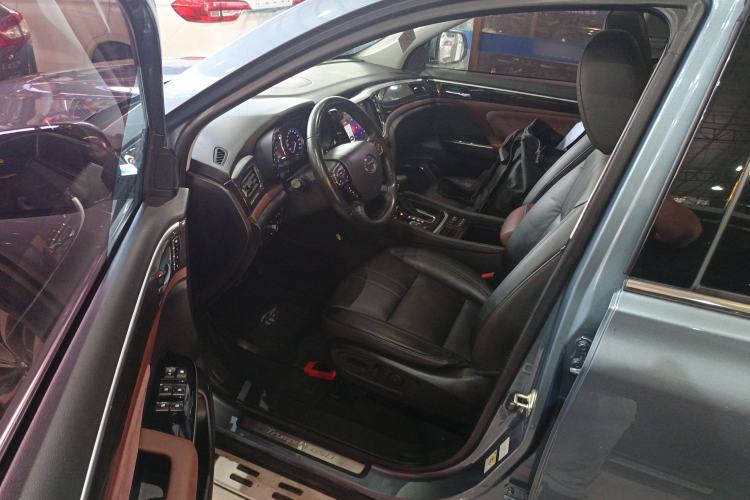 Used GAC Trumpchi GS8 2017 320T Two-Wheel Drive Luxury Smart Connectivity Version (7 Seats)
