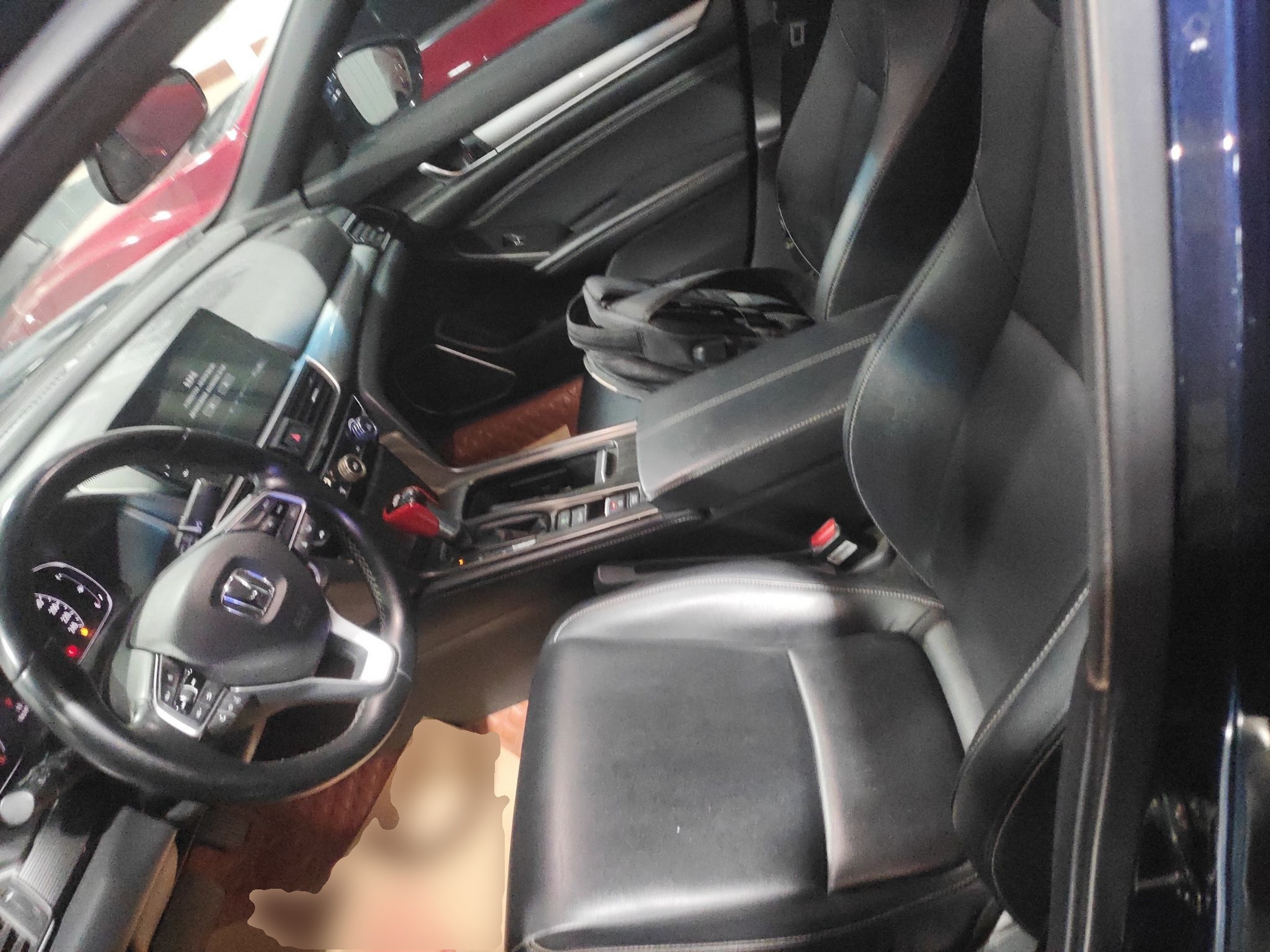 Переднее сиденье в автомобиле