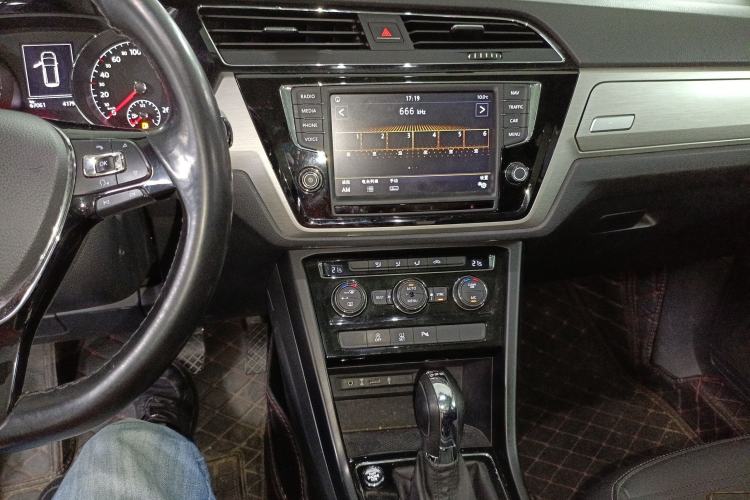 Used Volkswagen Touran 2018 Volkswagen Touran L 280TSI DSG Boundary Edition 7 Seats China V Emission Standard
