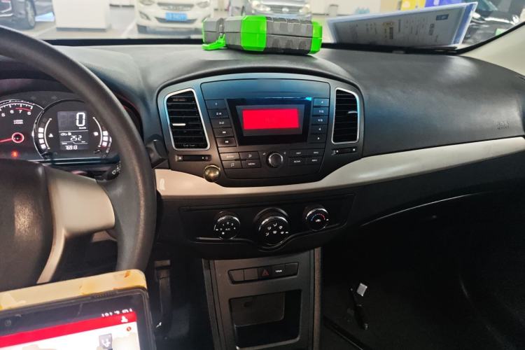 Used Roewe 350 2015 1.5L Manual Luxury Sunroof Edition