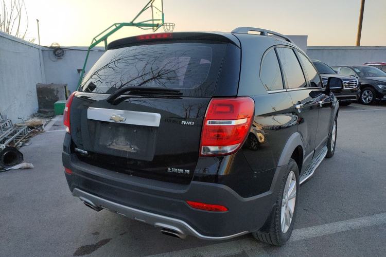 Used Chevrolet Captiva 2015 2.4L 4x4 Flagship Edition 7-Seater

