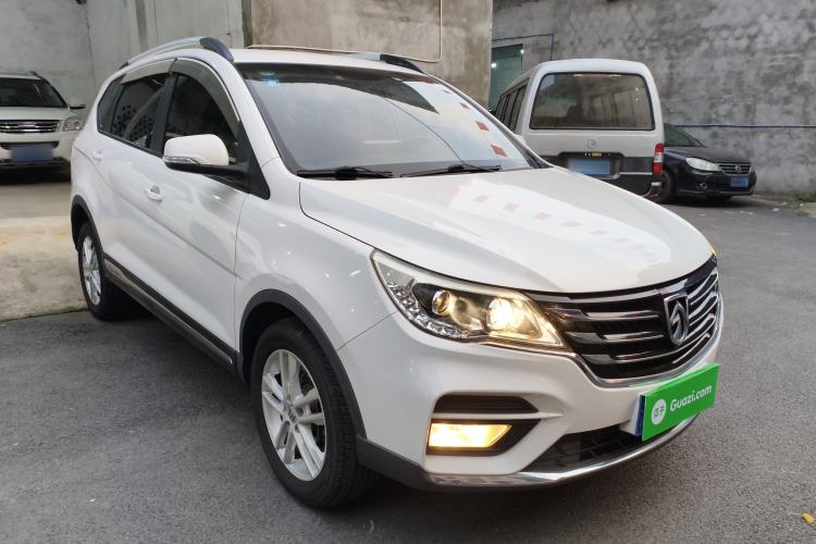 Used Baojun 560 2017 1.5T Manual Comfort Version 7 Seats
