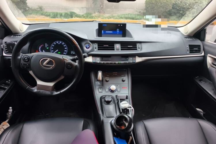 Used Lexus CT 2017 CT200h Comfort Edition Monochrome China VI
