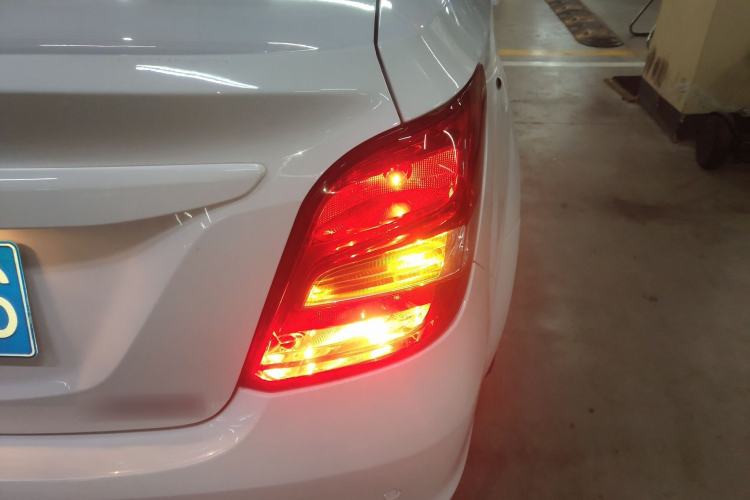 Used Chevrolet Aveo Sonic 2014 Sedan 1.4SL AT Stylish Sunroof Edition