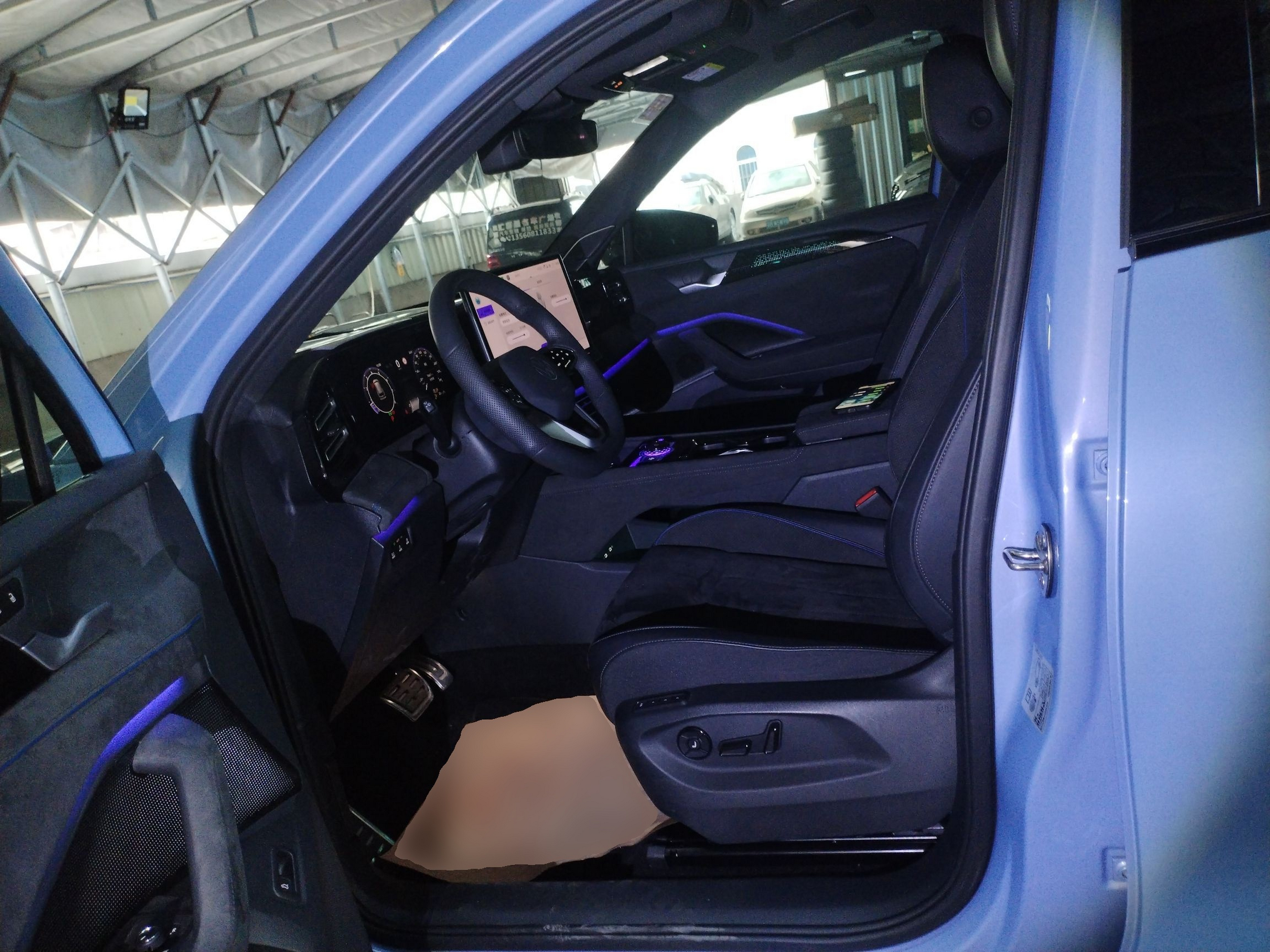 Переднее сиденье в автомобиле