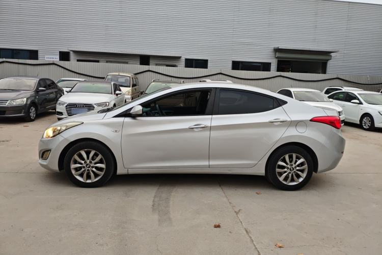Used Hyundai Elantra 2015 1.6L Automatic Fashion Model