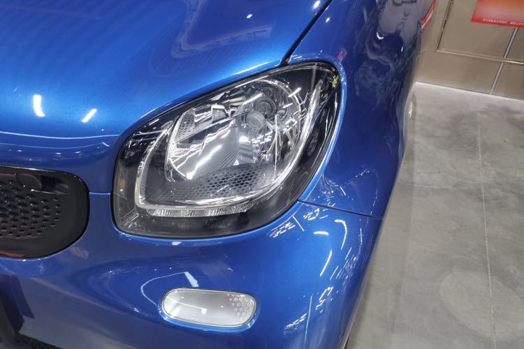 Used  fortwo 2019 0.9T 66kW Hardtop Wind Power Edition China VI
