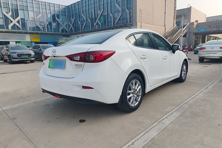 Used Mazda Mazda 3 Axela 2016 Sedan 1.5L Manual Luxury Model