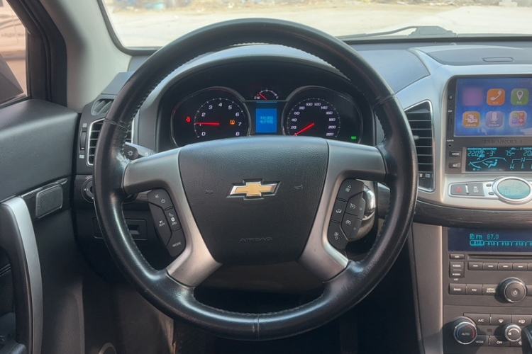 Used Chevrolet Captiva 2017 2.4L 4x4 Flagship Edition 7-Seater
