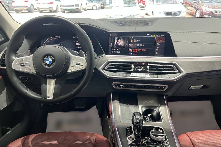 Used BMW X5 2022 Restyled xDrive 30Li Luxury Version M Sport Package