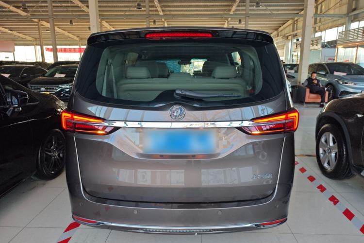 Used Buick GL8 2022 Land Cruiser Executive Class 652T Comfort Model
