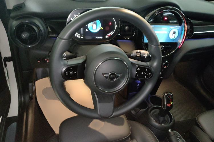 Used  MINI 2023 1.5T COOPER Artist