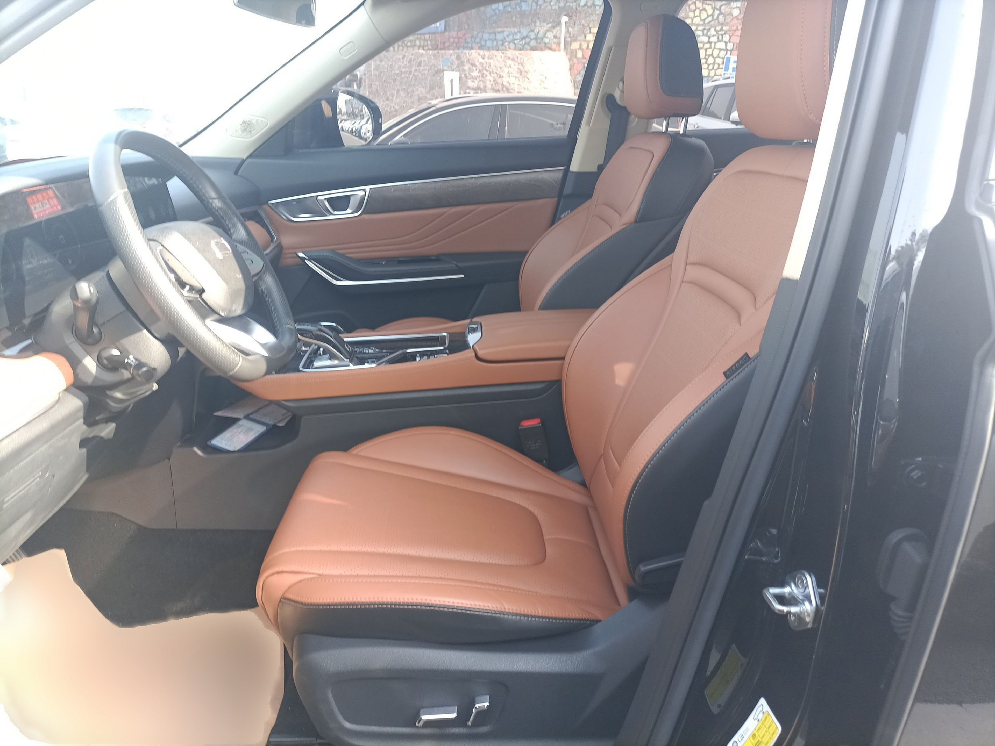 Переднее сиденье в автомобиле